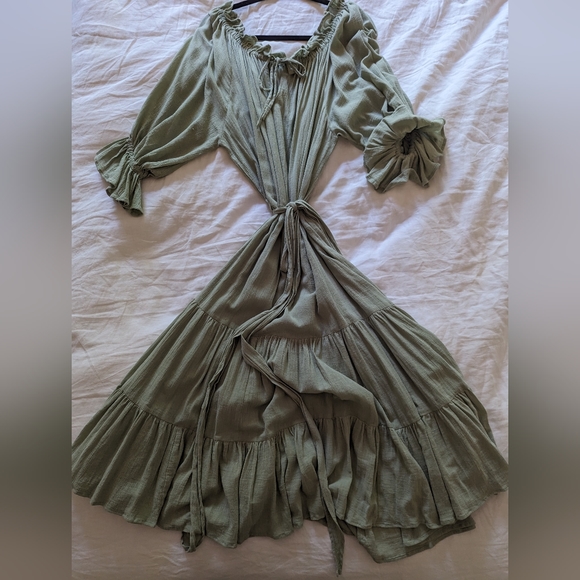 Hazel &Folk Emaline Gown Size 0/S Sage Green - Picture 6 of 7